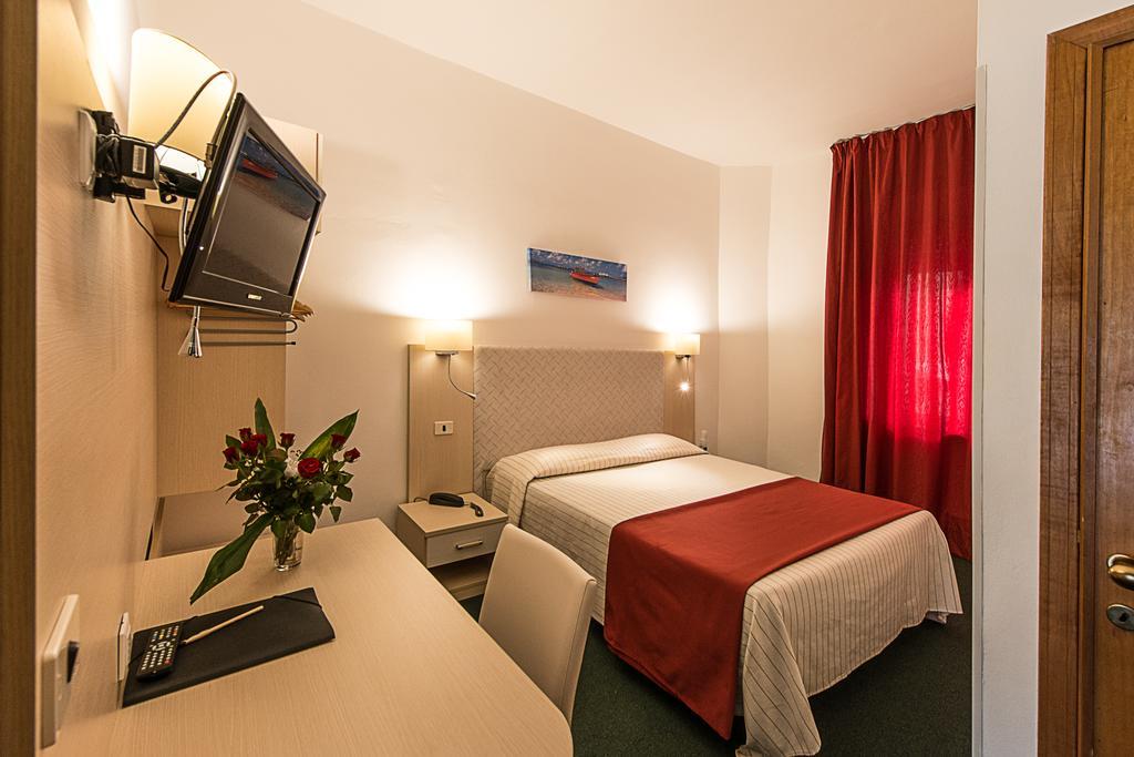 Hotel Ariston Piombino Ruang foto