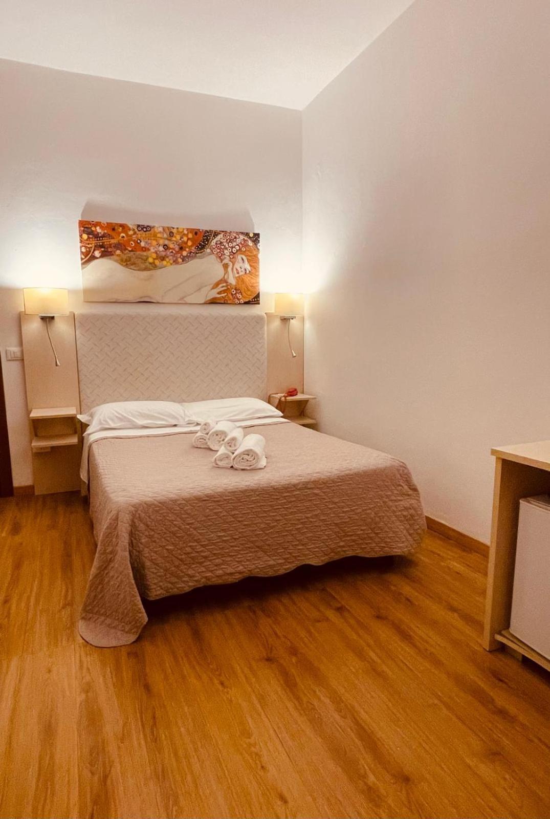 Hotel Ariston Piombino Bagian luar foto