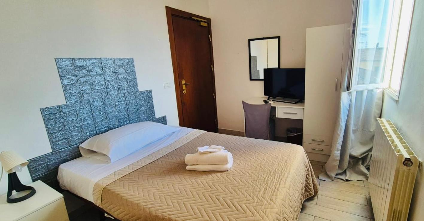 Hotel Ariston Piombino Bagian luar foto