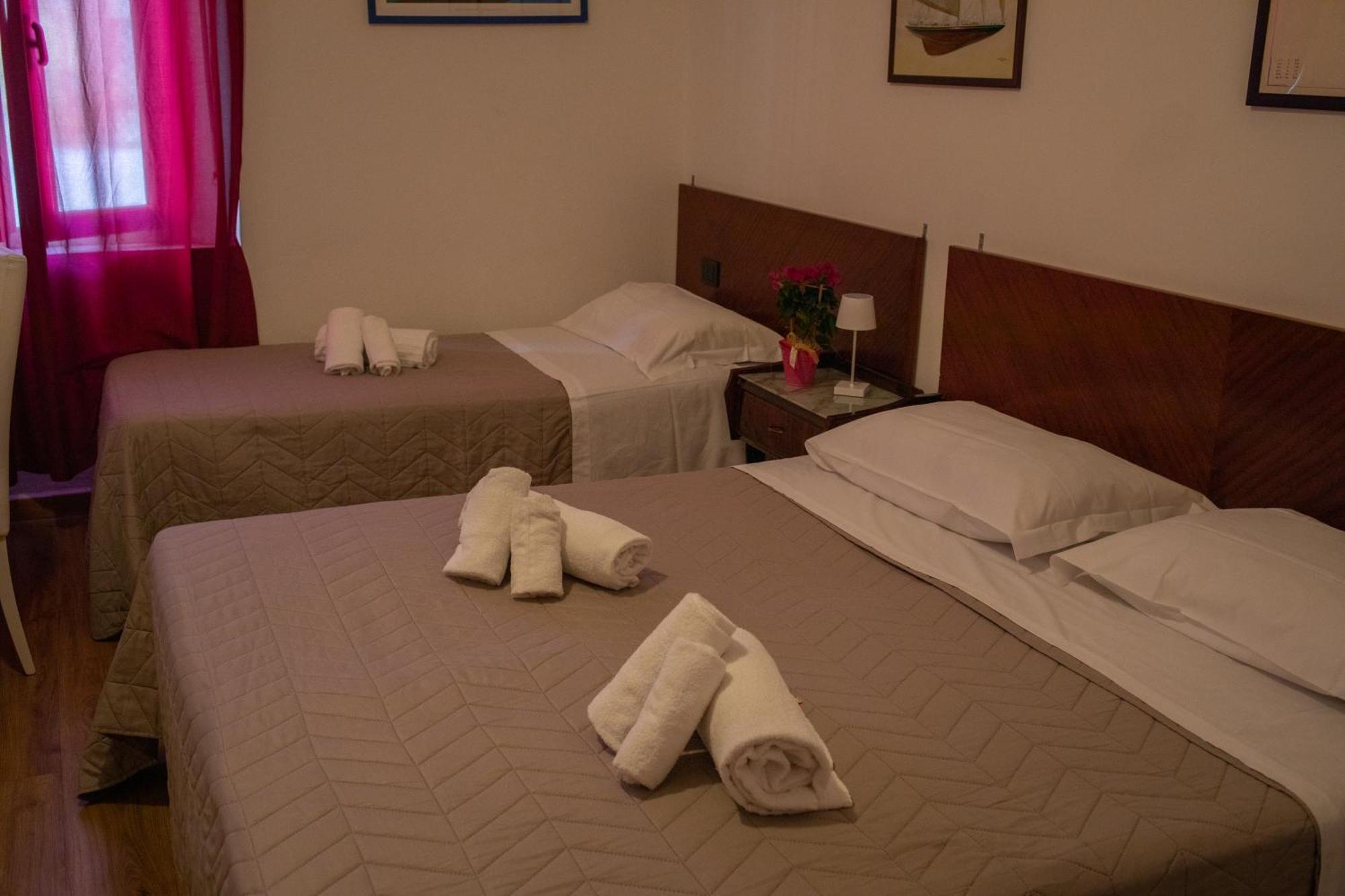 Hotel Ariston Piombino Bagian luar foto