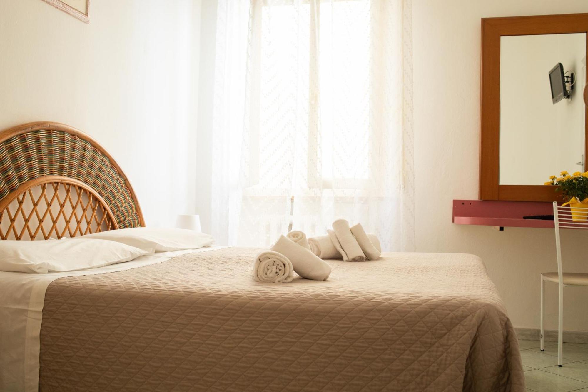 Hotel Ariston Piombino Bagian luar foto