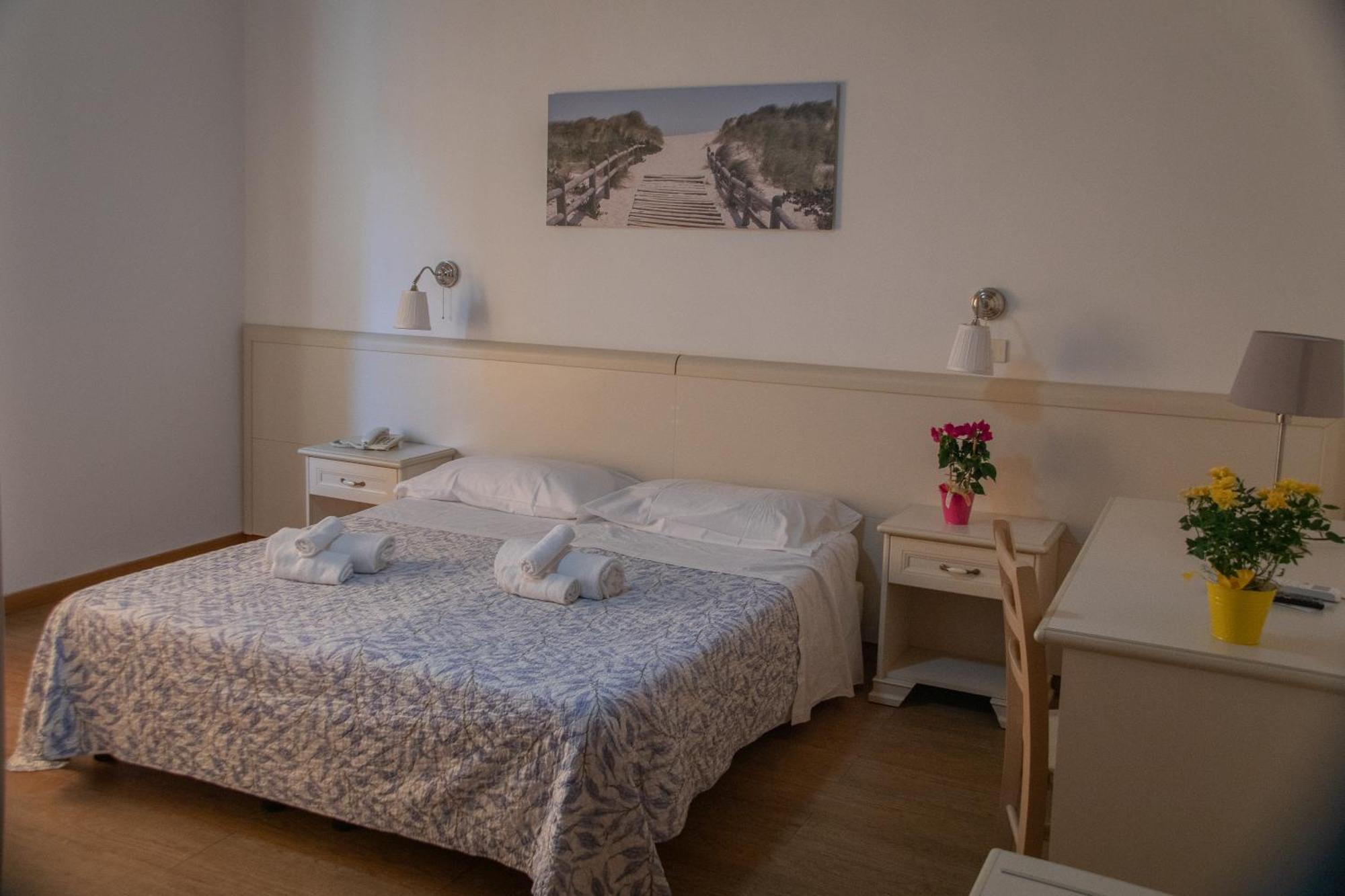 Hotel Ariston Piombino Bagian luar foto