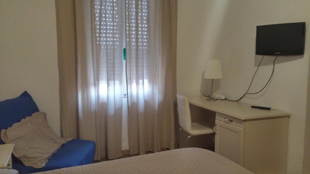 Hotel Ariston Piombino Bagian luar foto