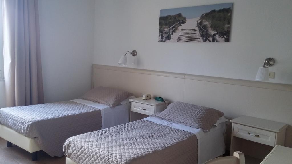 Hotel Ariston Piombino Bagian luar foto