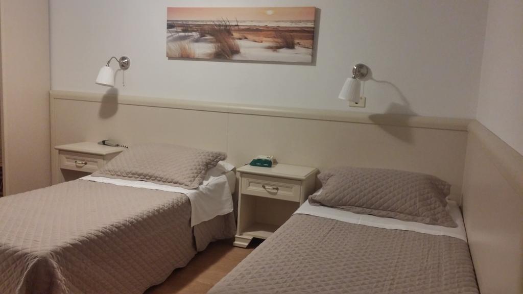 Hotel Ariston Piombino Bagian luar foto
