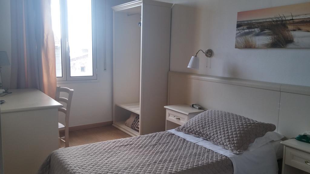 Hotel Ariston Piombino Bagian luar foto