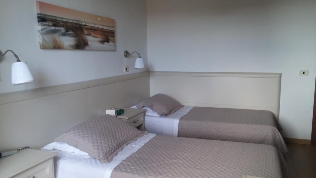 Hotel Ariston Piombino Bagian luar foto