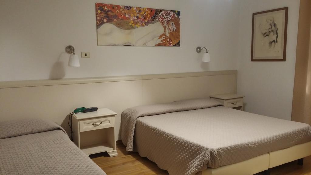 Hotel Ariston Piombino Bagian luar foto