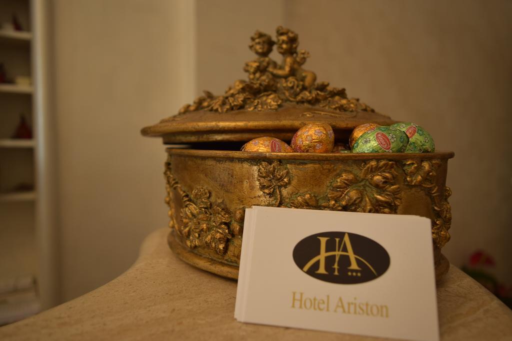 Hotel Ariston Piombino Bagian luar foto